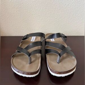 *NEW* Women’s Steve Madden Sandal